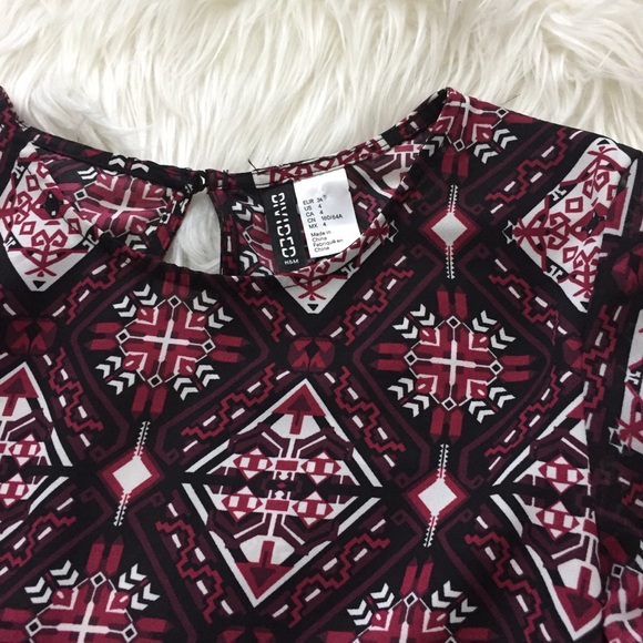 H&M geometric print long sleeve romper - Picture 2 of 5